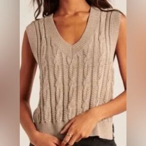 Abercrombie & Fitch V-Neck Cable Knit Sweater Vest - Beige